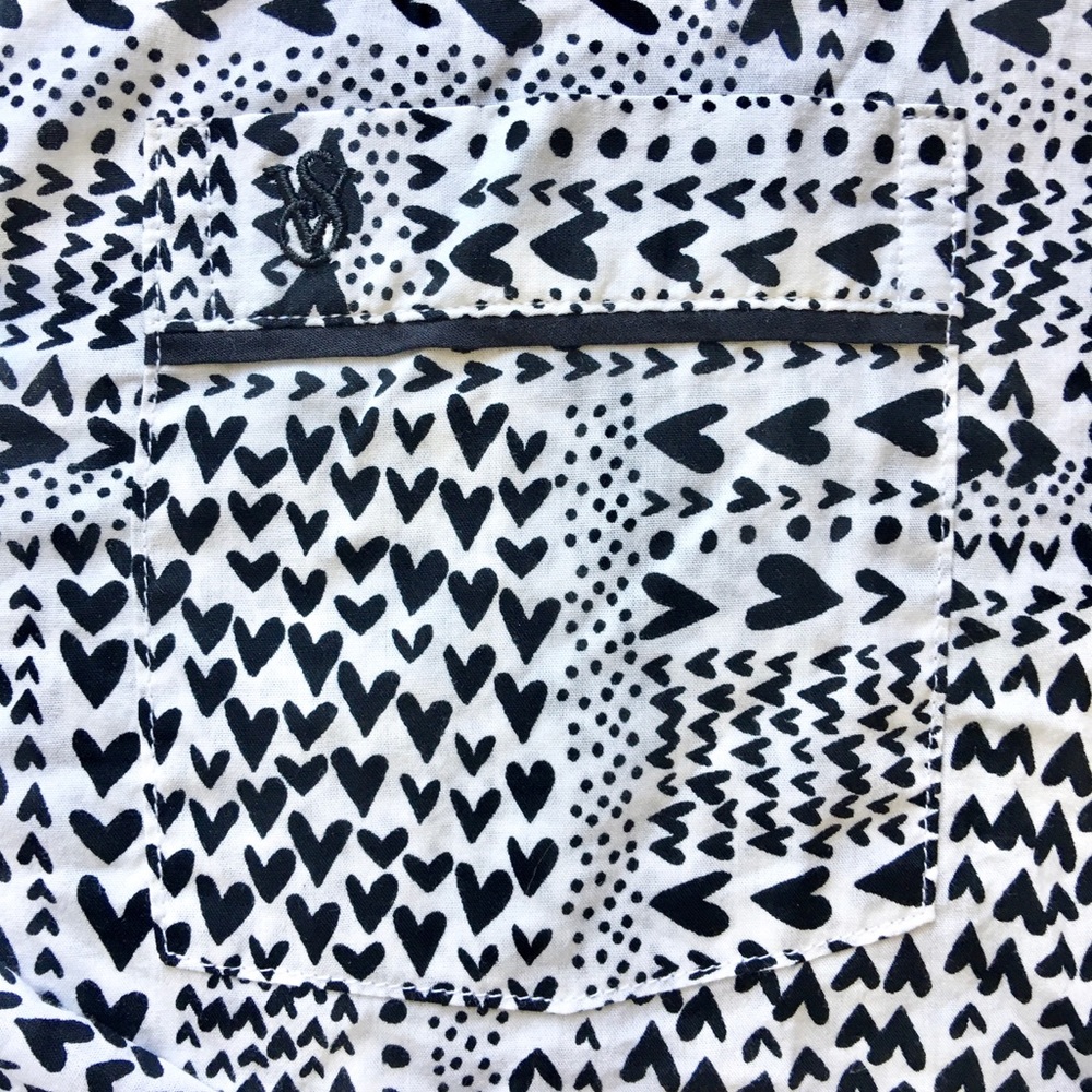 Heart-print Victoria’s Secret sleep 😴 shirt!❤️ - Picture 5 of 11